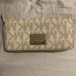 Michael Kors Logo Wallet